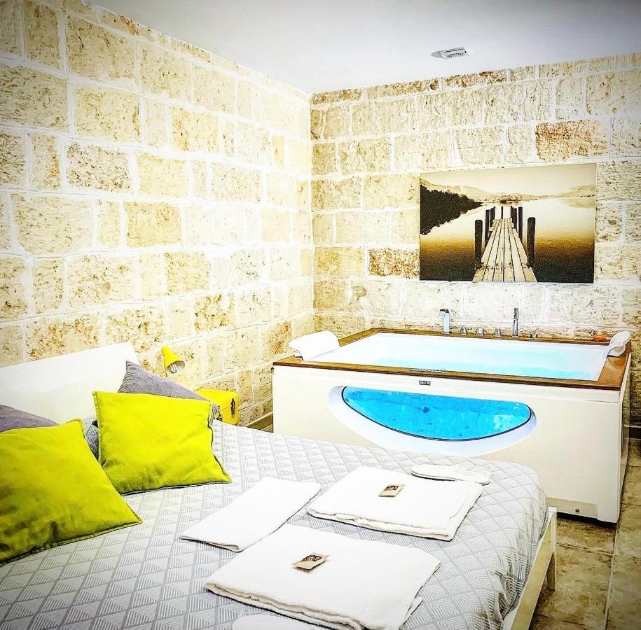 Suite169 In Centro Bari Esterno foto